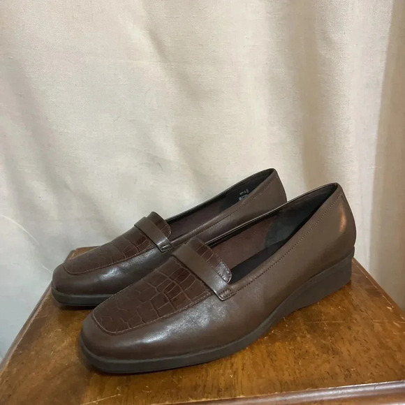 Easy Spirit Womens Crocodile Oxford Leather Slip On Comfort Loafers‎ Size 8.5 BD - Picture 1 of 10